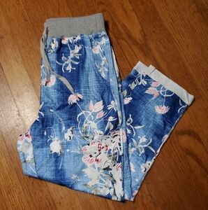 Floral Blue Women's Cropped Pants
